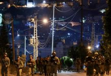 الاحتلال يعتقل مواطنين جنوب الخليل