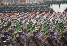 الحرس الثوري يستهدف مواقع صهيونية بصواريخ ومسيرات