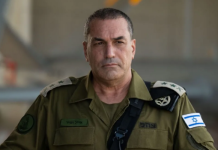 القناة 13 عن رئيس الأركان الصهيوني: الجيش على وشك الانهيار وأنا أرفع عشرة أعلام حمراء